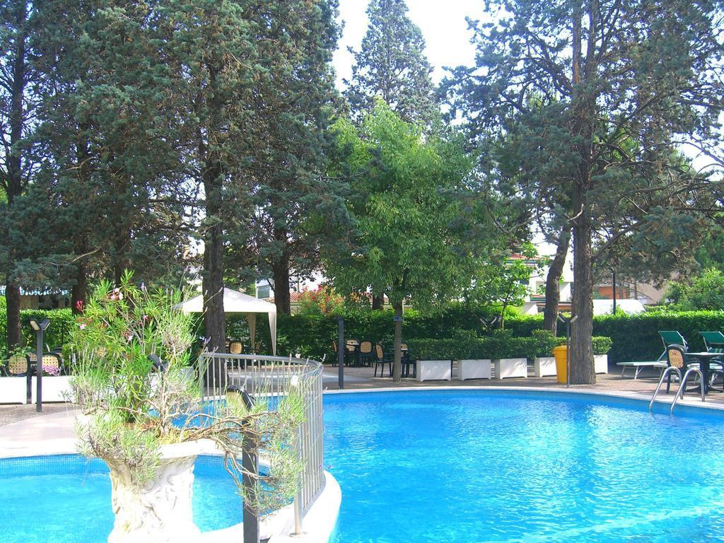 New Tiffany'S Park Ξενοδοχείο Τζεσόλο Λίντο Εξωτερικό φωτογραφία